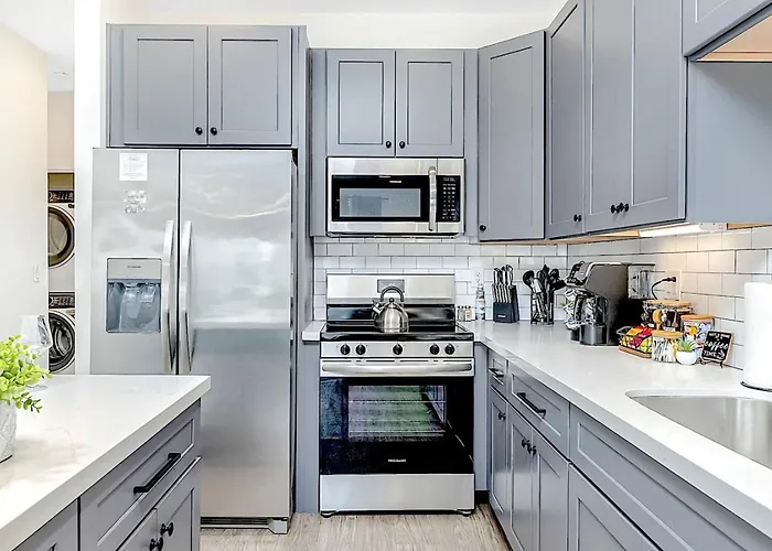Sapphire Leaf- Luxury 3br- Pool, King Beds, Spacious, Quiet, Garage, Close To Airport And Oldtown * Phoenix